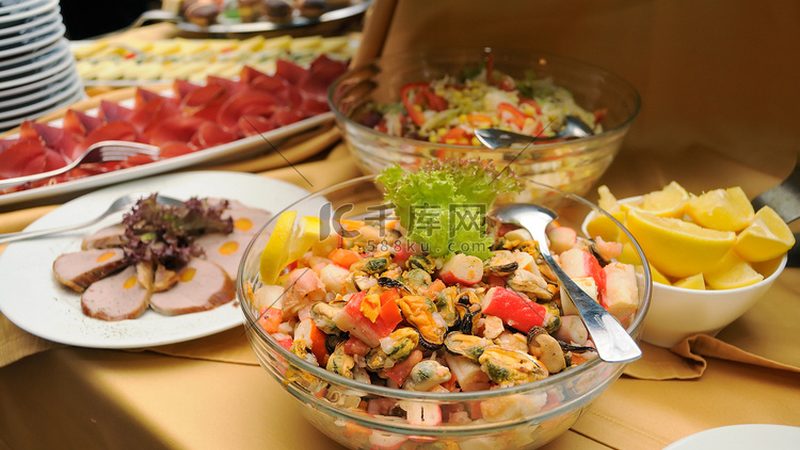 揭秘食品批发厂家直销渠道：如何选择可靠供应商